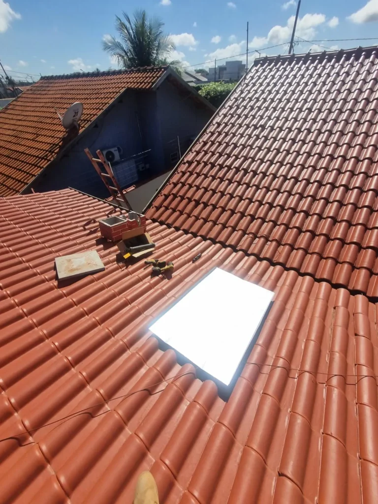 Calha instalada em telhado colonial em Campo Novo do Parecis - Calhas JS