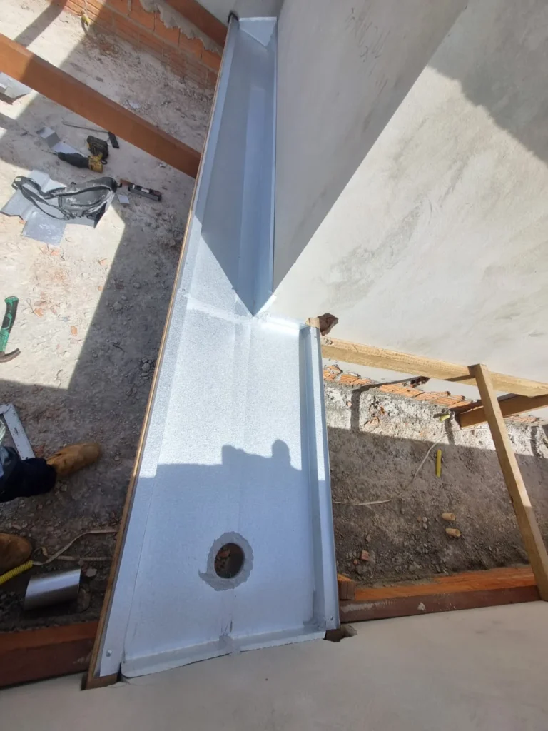 Detalhe de arremate de calha pela Calhas JS em Campo Novo do Parecis - MT
